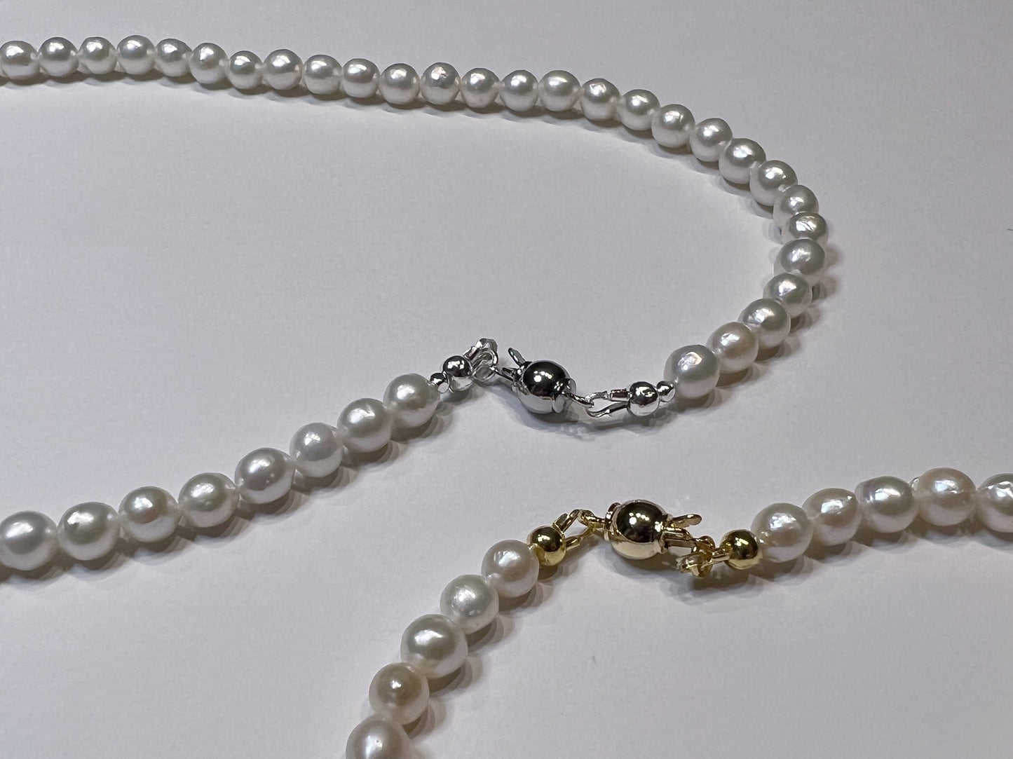 Arpel Essential White Pearl Necklace